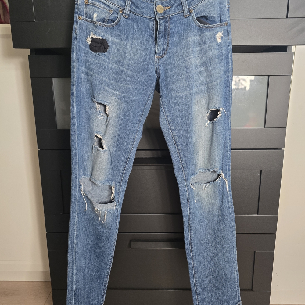 Distressed Blue Jeans - DL1961
